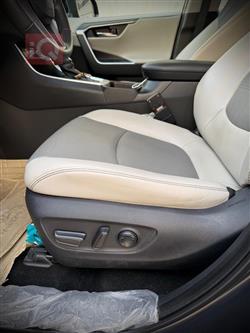 تۆیۆتا ڕاڤ 4